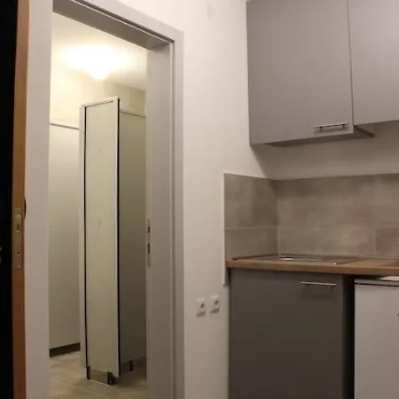Κάμπινγκ B *